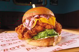 Po’ Boys: Καπνιστά κρέατα και American vibe που αλλάζουν όσα ήξερες για το μπέργκερ