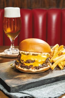 TGI Fridays™: Μπέργκερ που φέρνουν το αυθεντικό American flavor στην Αθήνα