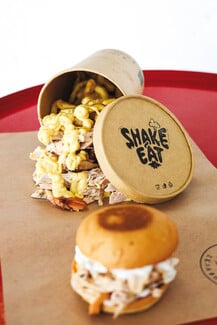 Σκλάβος: Street food σημαίνει κοτόπουλο στη σούβλα και πατάτα τηγανητή