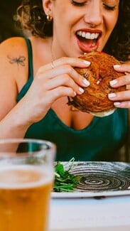 311 Downtown Dining Bliss: Ο χώρος όπου το gluten-free γίνεται επιλογή, όχι συμβιβασμός