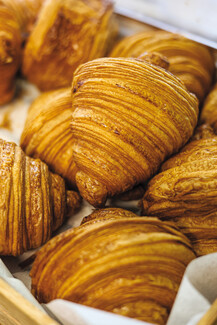 Μονόκερος: Ο φούρνος του Παγκρατίου που παντρεύει τους γευστικούς πολιτισμούς