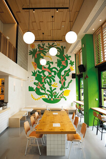 Katsika: Ήρθε στο Παγκράτι και μας καλεί να μασάμε αργά