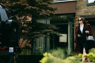 Έμα Στόουν και Τζέσι Πλέμονς σε ψυχολογικό μπρα ντε φέρ υπό την επίβλεψη του Γιώργο Λάνθιμου