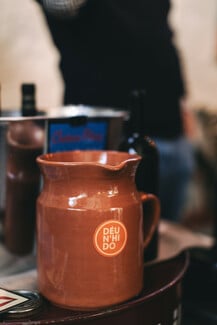 "Deu-N-Hi-Do" – Natural Wine Fair Vol. 2: Φημισμένα οινοποιεία από όλη τη Μεσόγειο επιστρέφουν στην Αθήνα