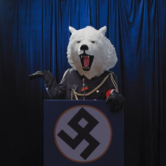 Το Θέατρο του Νέου Κόσμου υποδέχεται τη νέα σεζόν με σύγχρονα έργα, δυνατές ερμηνείες και σκηνοθετικές υπογραφές που συστήνουν ένα πολυφωνικό ρεπερτόριο