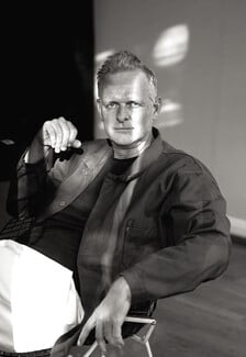 Ο Εχθρός του Λαού στο θέατρο Κνωσός