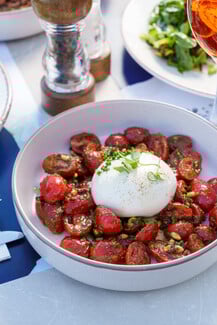 Okio Zea: Η νέα γευστική εμπειρία στη Μαρίνα Ζέας