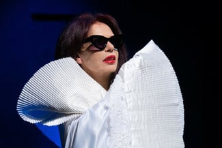 «Ο ουρανός κατακόκκινος» της Λούλας Αναγνωστάκη & «Ο δικός μου χειμώνας» της Πολύνας Ευτυχίας Γκιωνάκη