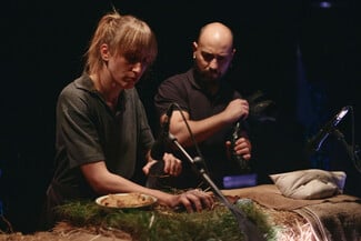 Cow | Deer: Το Εθνικό Θέατρο συνεργάζεται για πρώτη φορά με το Royal Court Theatre