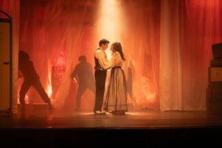 Τι κάνει τον «Αρσέν Λουπέν» μία από τις πιο επιτυχημένες παραστάσεις της σεζόν;