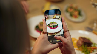 Νέες γεύσεις, νέες ιστορίες: Το Around the Table σε καλεί να εξερευνήσεις την Αθήνα αλλιώς