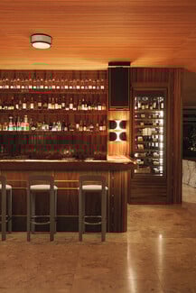 Bungalow 7: Πρωί και βράδυ κάνουμε βόλτα στο πιο όμορφο σποτ της Αθηναϊκής Ριβιέρας