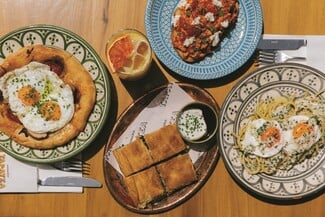 Αθηναϊκή Ταράτσα: Brunch με θέα την Ακρόπολη και γεύσεις από την ελληνική παράδοση