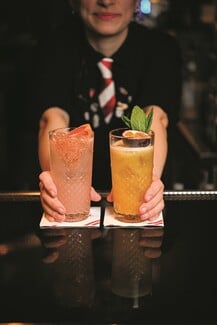 TGI Fridays™: Νέες γευστικές αφίξεις και vibes που κάνουν κάθε μέρα να μοιάζει με Παρασκευή.