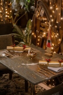 Ο γιορτινός κόσμος του NEW Hotel τον Δεκέμβριο