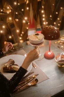 Ο γιορτινός κόσμος του NEW Hotel τον Δεκέμβριο