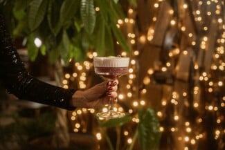 Ο γιορτινός κόσμος του NEW Hotel τον Δεκέμβριο