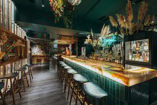 Bar in front of the Bar: Η cool μπάρα της οδού Πετράκη στα 50 καλύτερα μπαρ του κόσμου