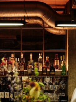 Dont be a dick, Μουσικό Καφενείο & Fraoú: Τα τρία αγαπημένα στέκια της Φειδίου κάνουν takeover