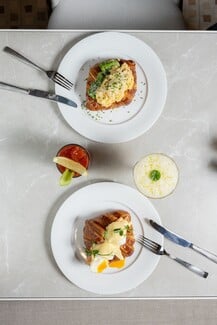 Το Benedict Berlin φτάνει στην Αθήνα για να κάνει πράξη το πρωινό που δεν τελειώνει ποτέ 