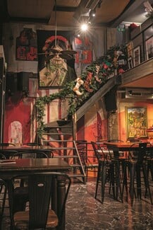 Urban Bar: Εδώ μαζεύονται τρεις διαφορετικές γειτονιές, και καθεμία έχει έναν καλό λόγο