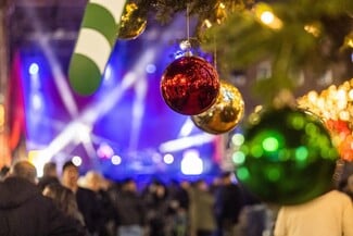 To Christmas Market στην πλατεία Κοτζιά φέρνει τη μαγεία των γιορτών στην καρδιά της πόλης