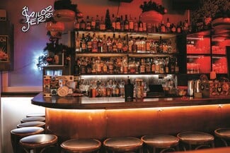 Πραξιτέλους bar: Εδώ και 16 χρόνια μάς προσφέρει τη διασκέδαση που αγαπάμε