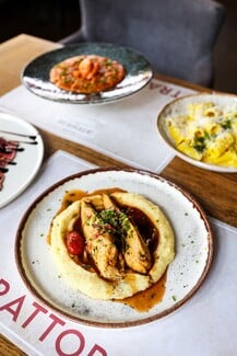 Ateniese: Δίνει ιταλικό ρυθμό στις γιορτές