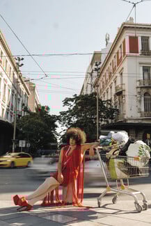 Άζζα του Βλάσση Χρυσικόπουλου: Mια γαζέλα σ’ έναν κόσμο λιονταριών