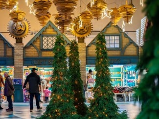 ΔΕΗ CHRISTMAS FACTORY: Η πιο φωτεινή γιορτή της Αθήνας λάμπει στην καρδιά της πόλης