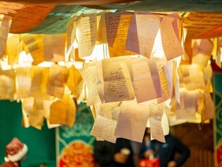 ΔΕΗ CHRISTMAS FACTORY: Η πιο φωτεινή γιορτή της Αθήνας λάμπει στην καρδιά της πόλης