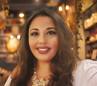 Άρρητον Έρνον της Αικατερίνης Γαβρίλη: Ένα ποιητικό ταξίδι που ωριμάζει μαζί σου