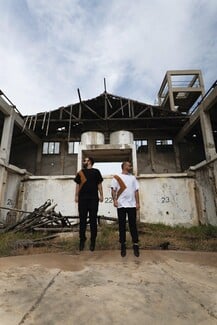 Serious Dancers: Ένα ντουέτο που ανεβάζει την ηλεκτρονική μουσική στα decks του κόσμου