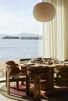 Bungalow 7: Γεύση, αρχιτεκτονική και υψηλή αισθητική στα Αστέρια Γλυφάδας