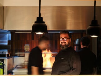 Bungalow 7: Γεύση, αρχιτεκτονική και υψηλή αισθητική στα Αστέρια Γλυφάδας