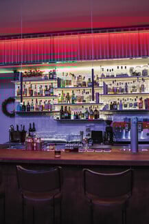 Obscura Athens: Το μπαρ των Πετραλώνων δεν ξεχωρίζει τους ανθρώπους