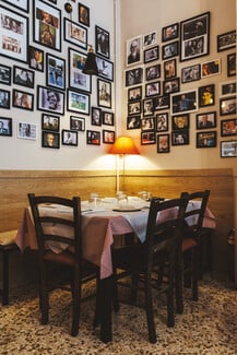 Τρελή Ροδιά: Μια γαστροταβέρνα που δίνει μαθήματα ελληνικής κουζίνας