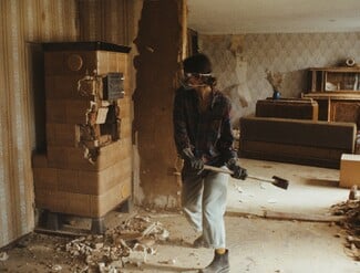 Ο Ήχος της Πτώσης»: H Λευκή Κορδέλα αυτής της δεκαετίας