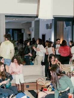 Ο Tourist Ath στο Ace Hotel Athens: Το απόλυτο closing party της Αποκριάς έρχεται την Κυριακή 22 Φεβρουαρίου
