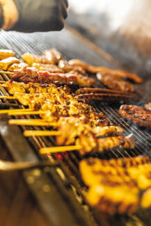 Πρίγκιπας: Κρέατα από τη Βόρεια Ελλάδα με τη συνοδεία ήχων από βινύλιο