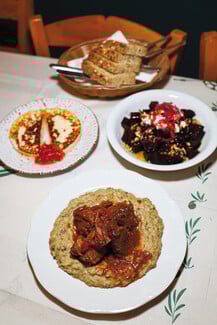 Πειναλέων: Μια ταβέρνα που συνδέει το παρελθόν με το παρόν της πόλης