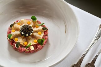 Το GB Roof Garden του Ξενοδοχείου Μεγάλη Βρεταννία καλωσορίζει τον νέο Chef de Cuisine Γιάννη Ροκανά