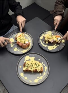 Braxton: Το brunch spot στον Άγιο Δημήτριο που γίνεται εύκολα συνήθεια