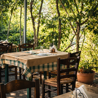 Τα μεζεδάκια του «Παπαγάλου» στην Καλλιθέα μένουν αξέχαστα 