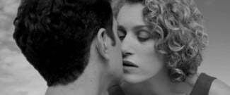 «ΤΟΜΟΣ 7»: Μία ταινία για τον έρωτα, την εξέγερση και τη λαχτάρα της απόδρασης