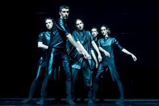 Πόσο εύκολα ταξιδεύει μια ελληνική παράσταση στο εξωτερικό;