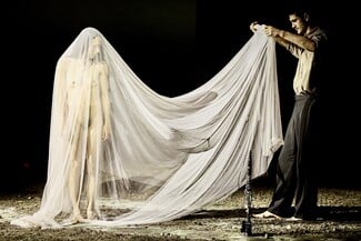 Πόσο εύκολα ταξιδεύει μια ελληνική παράσταση στο εξωτερικό;