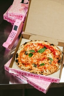 H Leo Pizza Wild είναι η ναπολιτάνικη pizza που θέλεις να παραγγείλεις