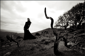 «Βιώνοντας το Κενό»: Στην αναζήτηση μιας νέας ανθρώπινης οσμής μέσα στα χαλάσματα