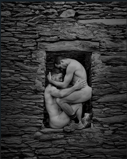 «Βιώνοντας το Κενό»: Στην αναζήτηση μιας νέας ανθρώπινης οσμής μέσα στα χαλάσματα